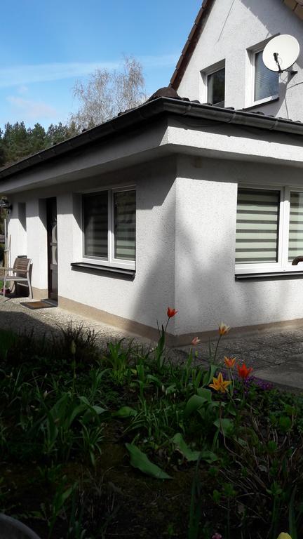 Ferienhaus Im Gruenen/Monteurzimmer Oranienburg Exterior photo
